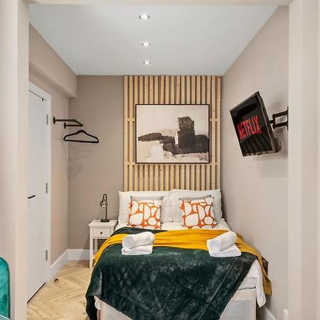 Cosy Heathrow Studios - Parking - Garden London Eksteriør bilde