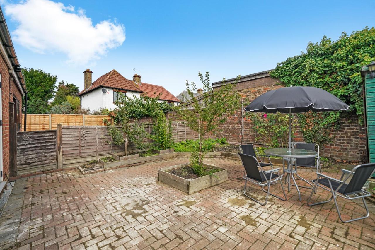 Cosy Heathrow Studios - Parking - Garden London Eksteriør bilde